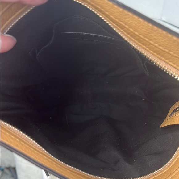 Rebecca Minkoff Regan Feed bag in Tan Leather. - Picture 9 of 10